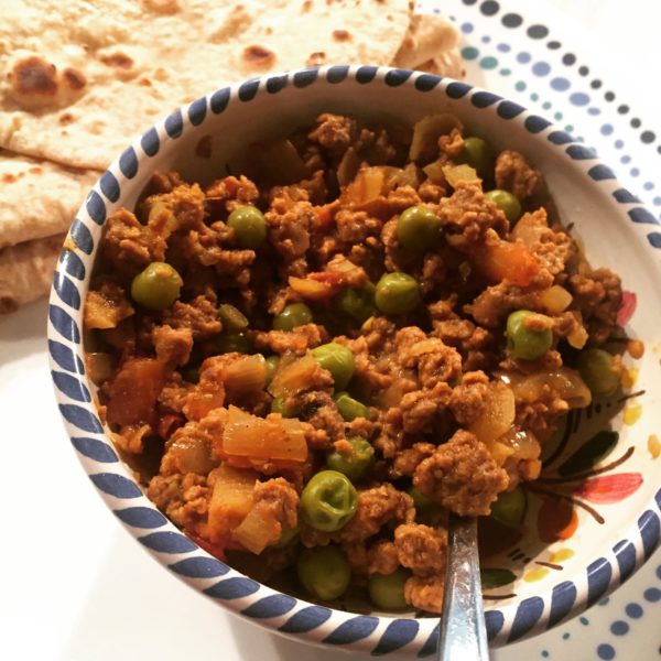 Quorn mince with peas, tomatoes and onions